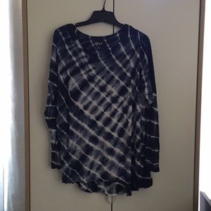 Style & Co blue and white long sleeve shibori top